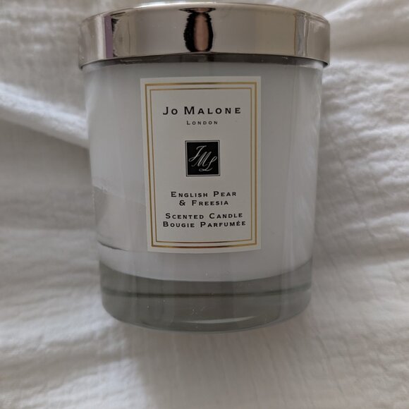 Jo Malone English Pear & Freesia Candle - Picture 2 of 5